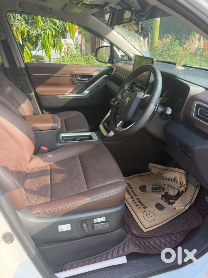 Toyota Innova Hycross 2.0 Zx Hybrid 7 Str, 2026, Petrol