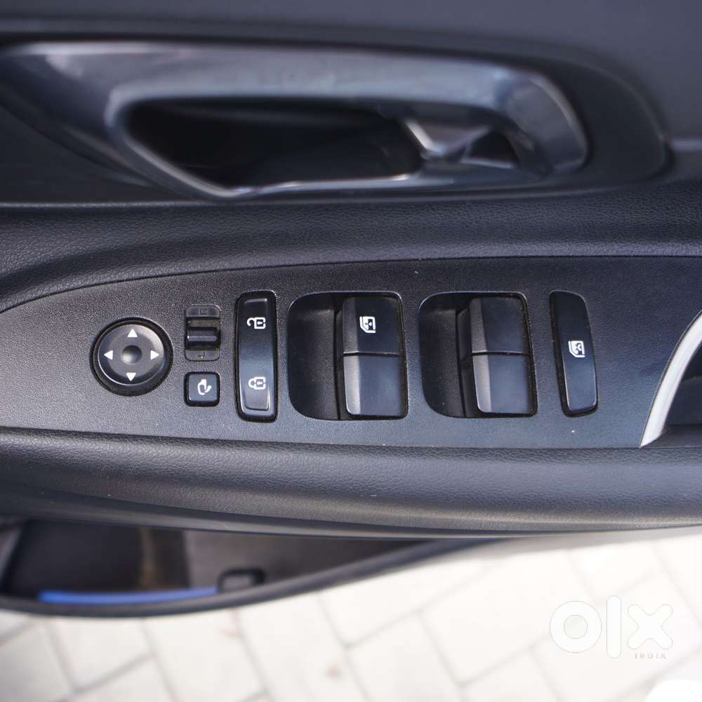 Hyundai I20 Petrol Asta, 2023, Petrol