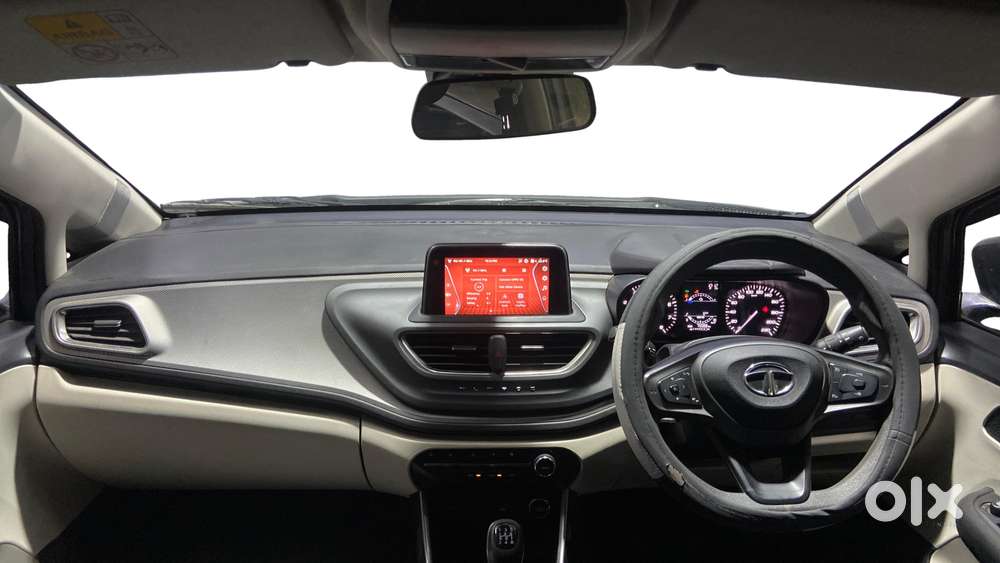 Tata Altroz 1.2 Xz (o), 2022, Petrol