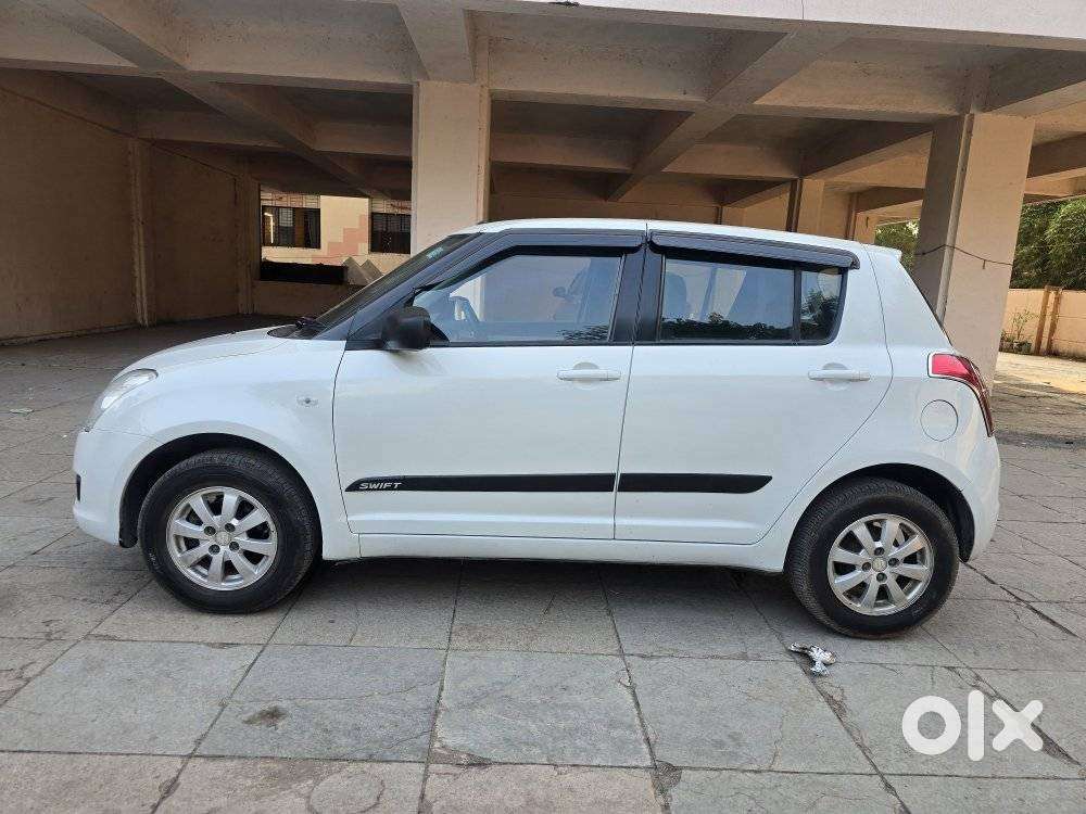 Maruti Suzuki Swift Zxi, 2011, Petrol