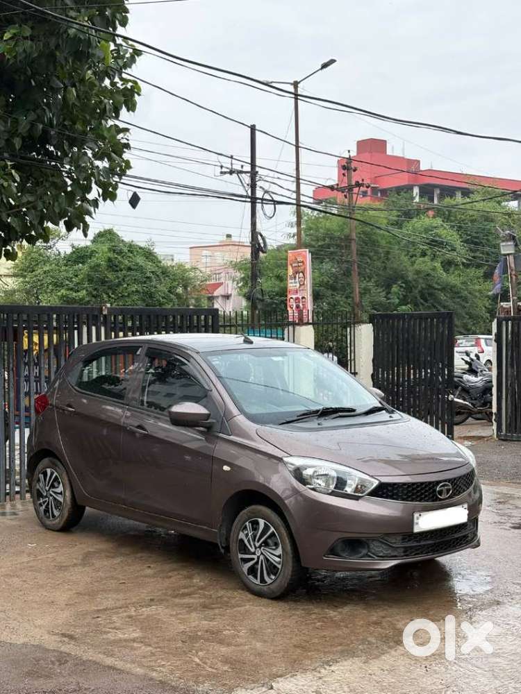 Tata Tiago 1.2 Revotron Xt (o), 2017, Petrol