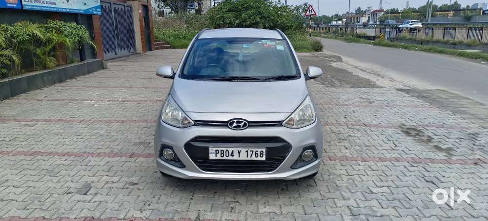 Hyundai Grand I10 1.2 Crdi Sportz Dual Tone, 2016, Petrol