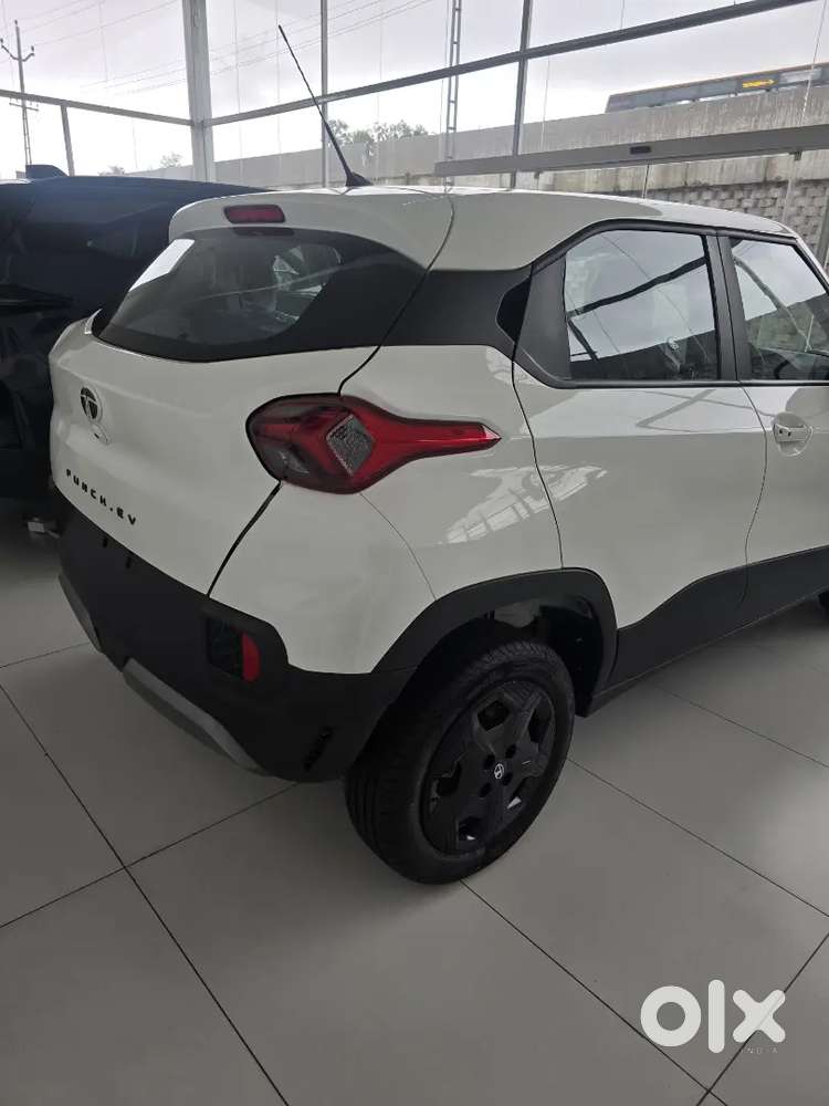 Tata Punch 2026 Petrol 0 Km Driven