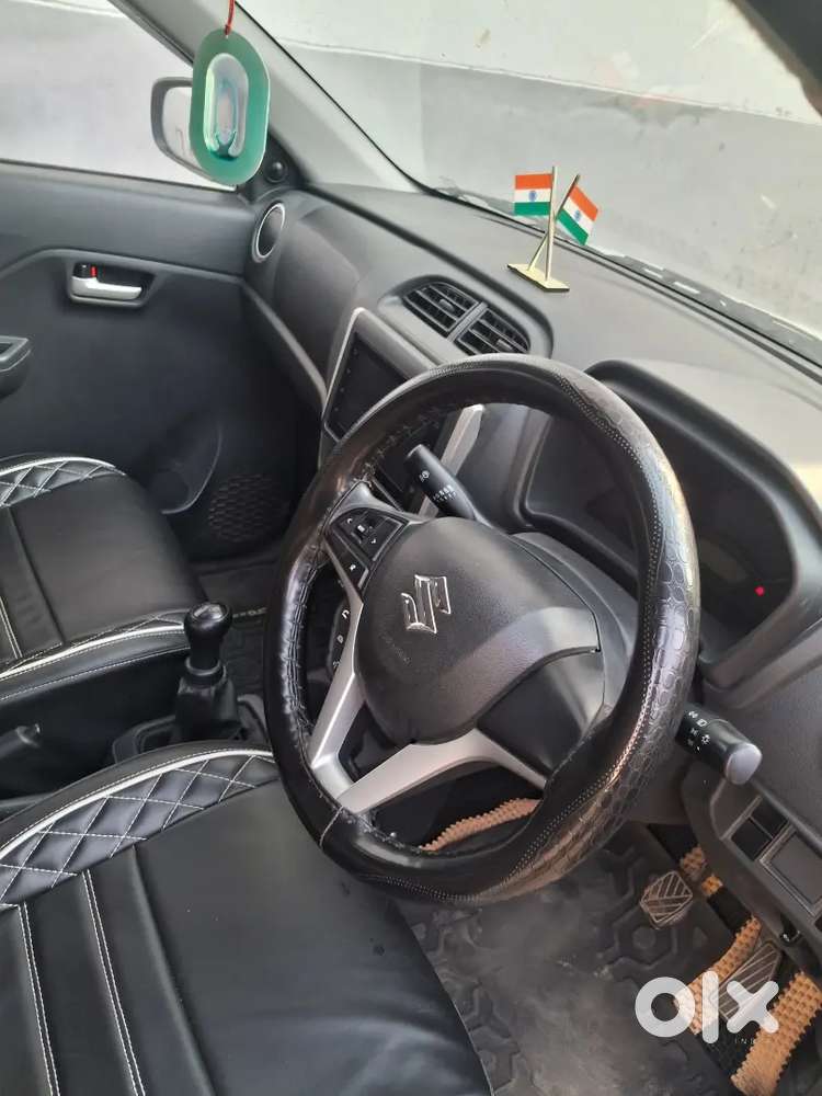 Gadi Puri Condition Me Hai One Handed Chala Hua Hai