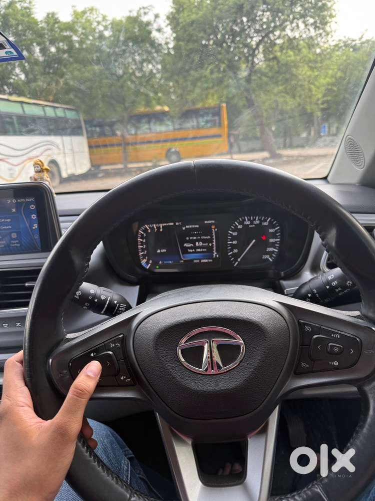 Tata Altoz Petrol 2024
