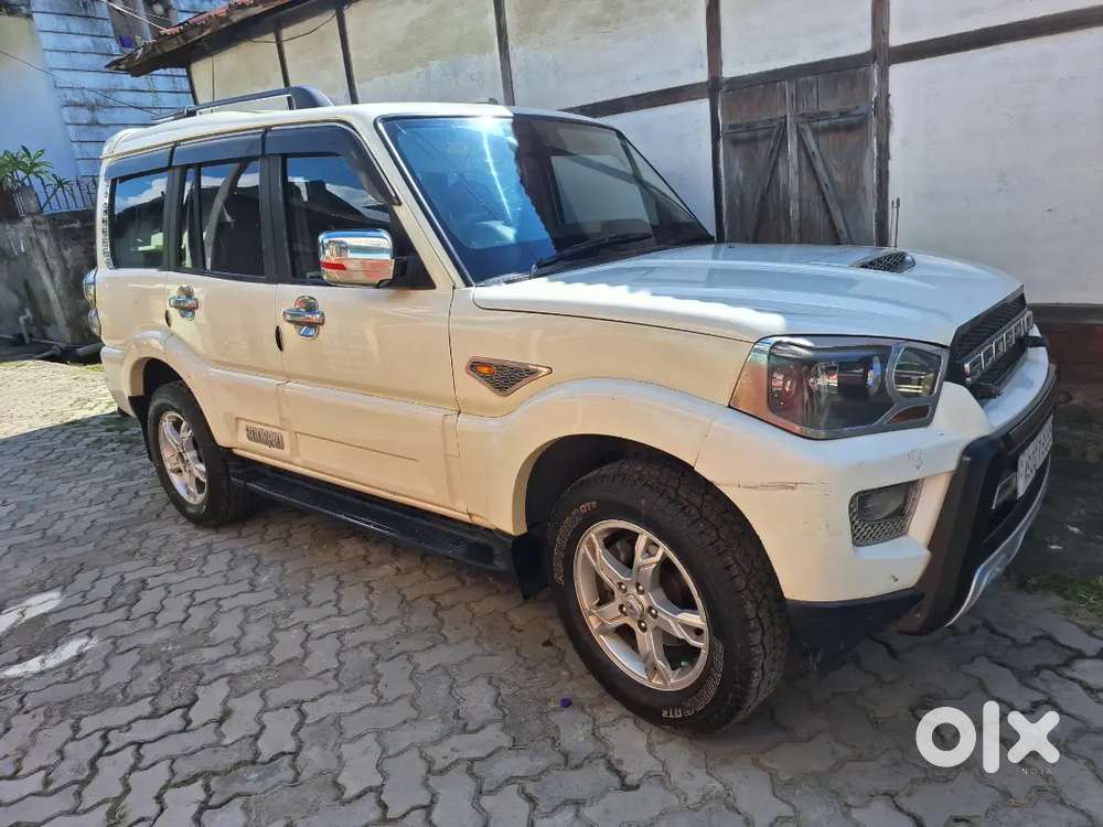 Mahindra Scorpio S10 Diesel 2017 Manual