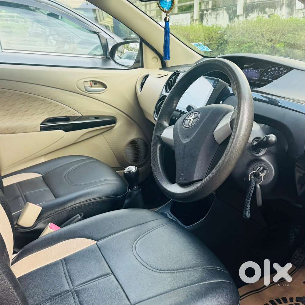 Toyota Etios Liva V Dual Tone, 2019, Petrol