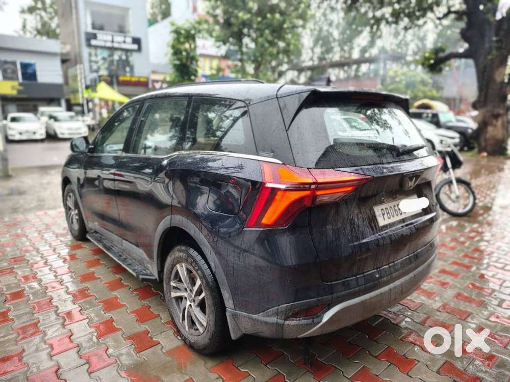 Mahindra Xuv700 2.0 Ax 5 Petrol Mt Str, 2022, Petrol