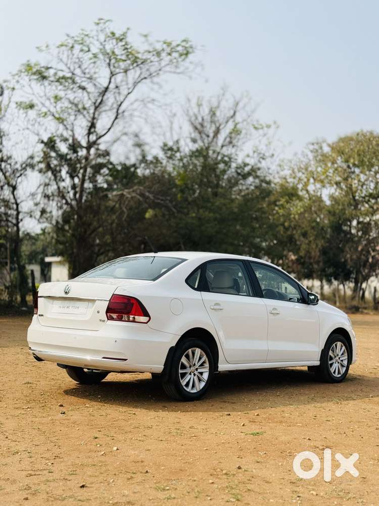 Volkswagen Vento 1.2 Tsi Highline Plus At, 2015, Petrol