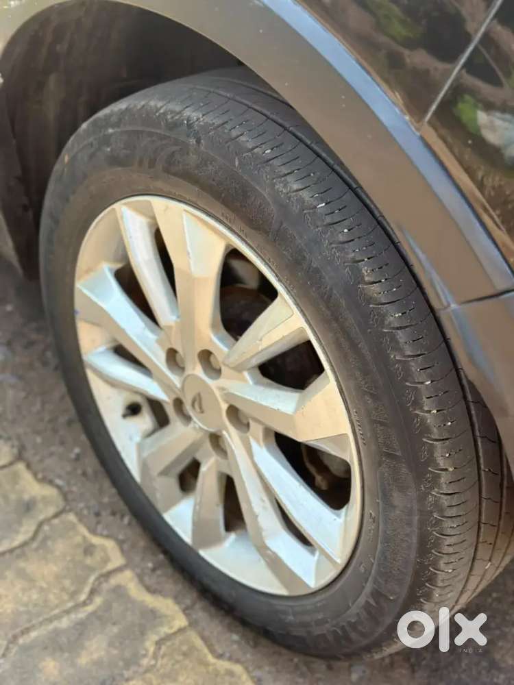 Mahindra Xuv300 W8 Top Model 2019 Petrol In Mint Condition