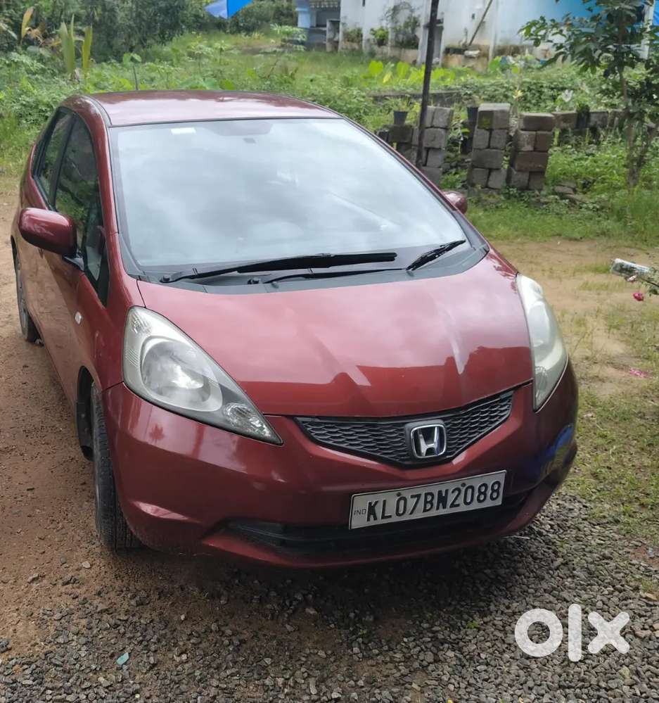 Well Maintained Honda Jazz. New Paper Valid Till 2030