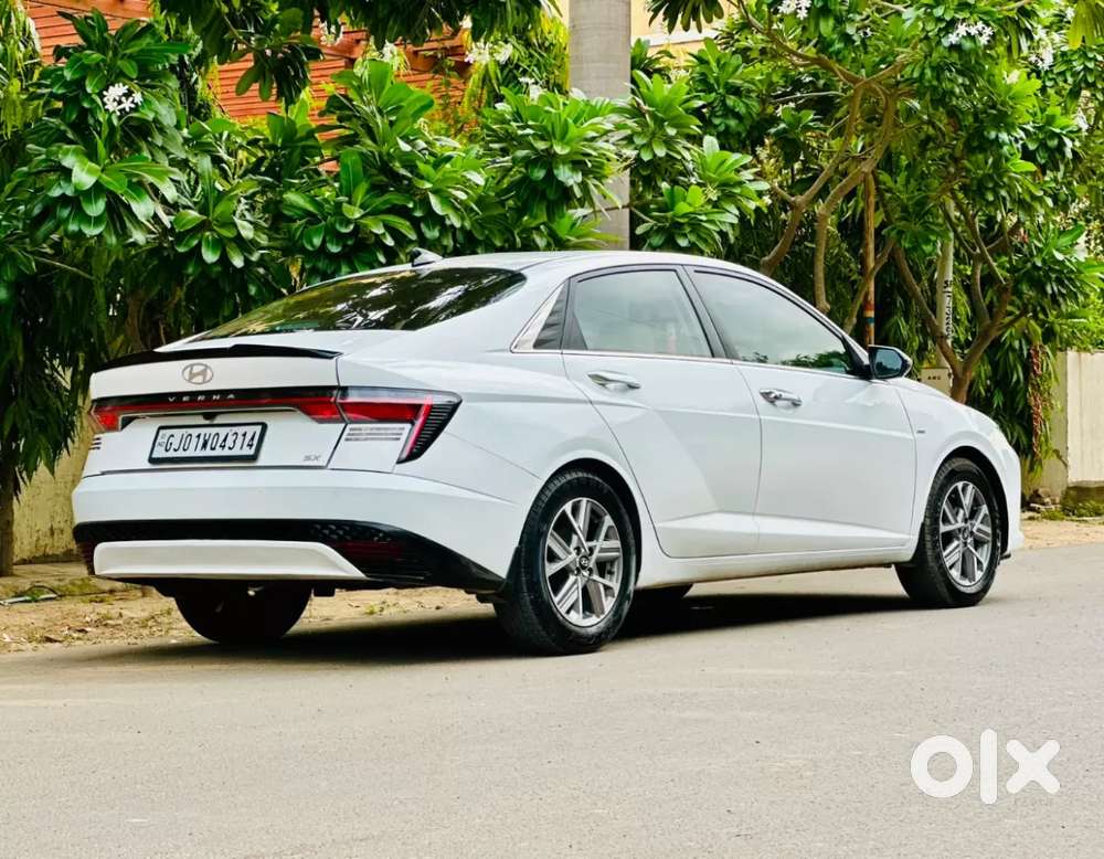 Hyundai Verna 1.5 Sx (o) Vtvt, 2024, Petrol