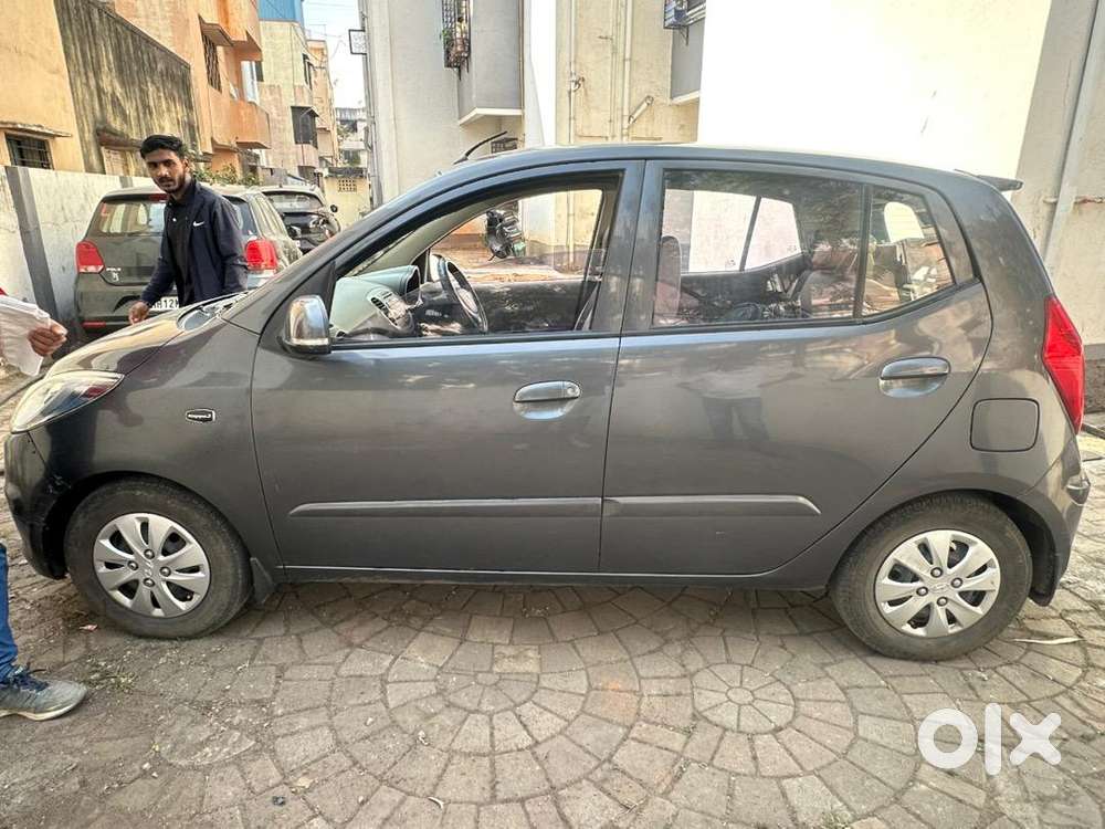 Urgent  Hyundai I10 2011 Cng & Hybrids Good Condition