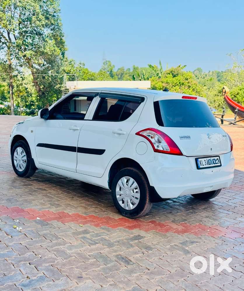 Maruti Suzuki Swift Lxi Optional-o, 2017, Petrol