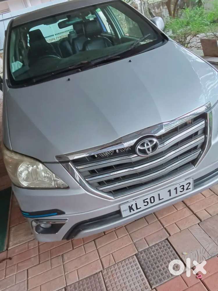 Toyota Innova 2011 New Paper