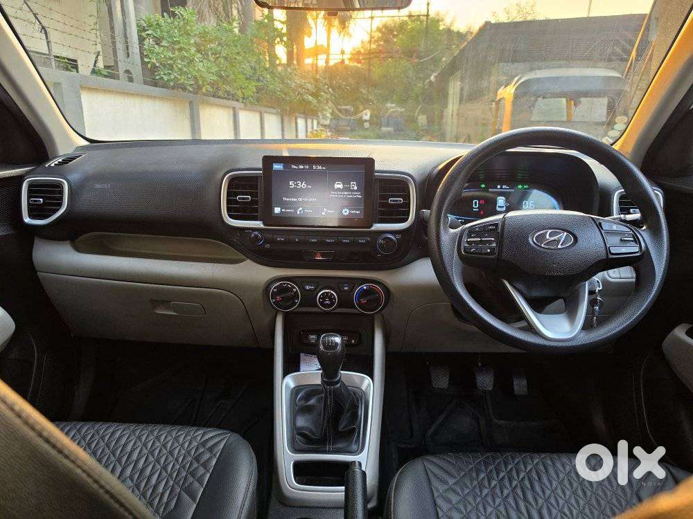 Hyundai Venue 1.2 S (o), 2025, Cng & Hybrids