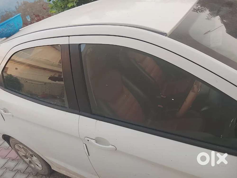 Ford Figo Titanium 2015