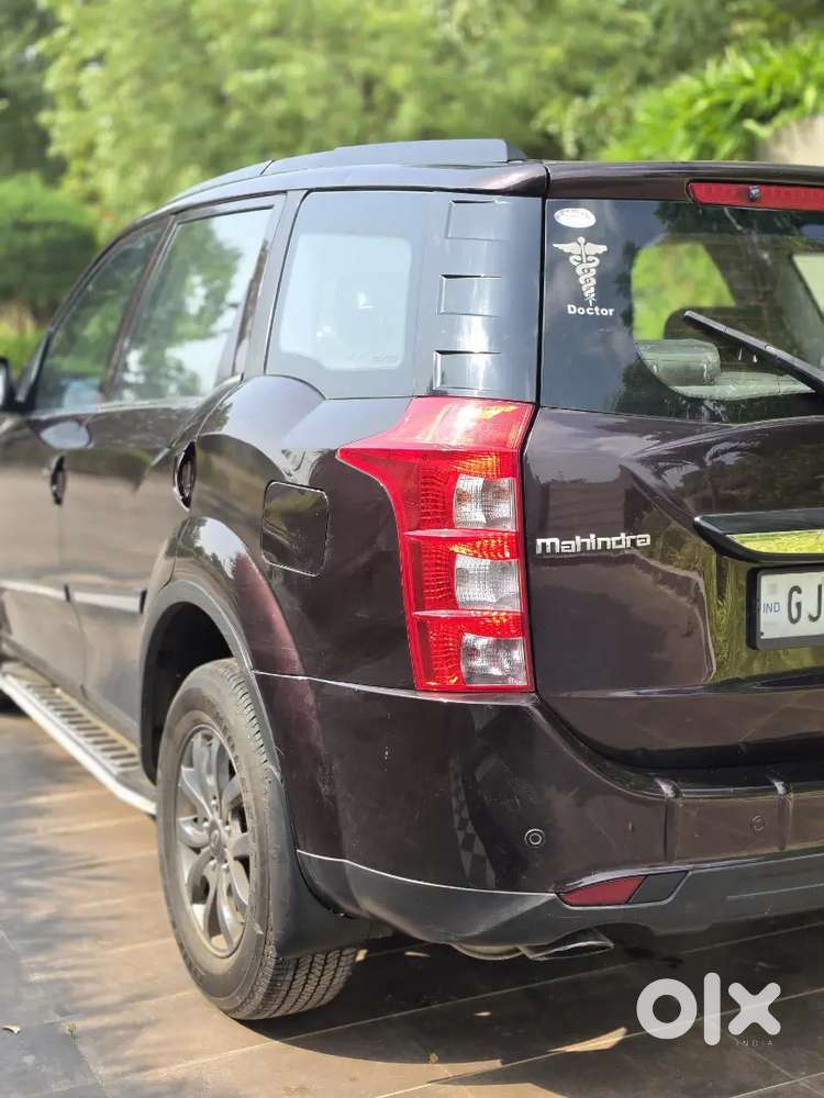 Meticulously Maintained 2017 Mahindra Xuv500 W10 Fwd (opulent Purple)