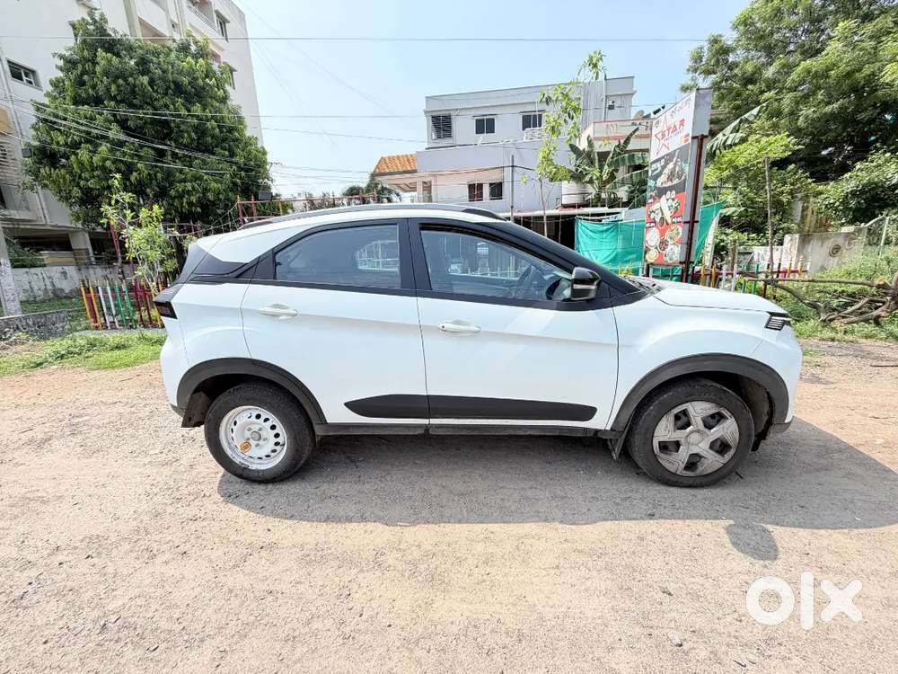 Tata Nexon Pure Plus Petrol Manual 2026