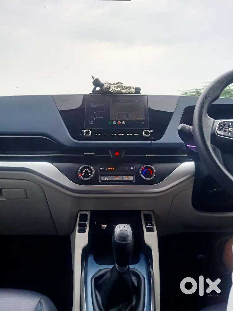 Kia Carens G 7-seater Manual Petrol 2025
