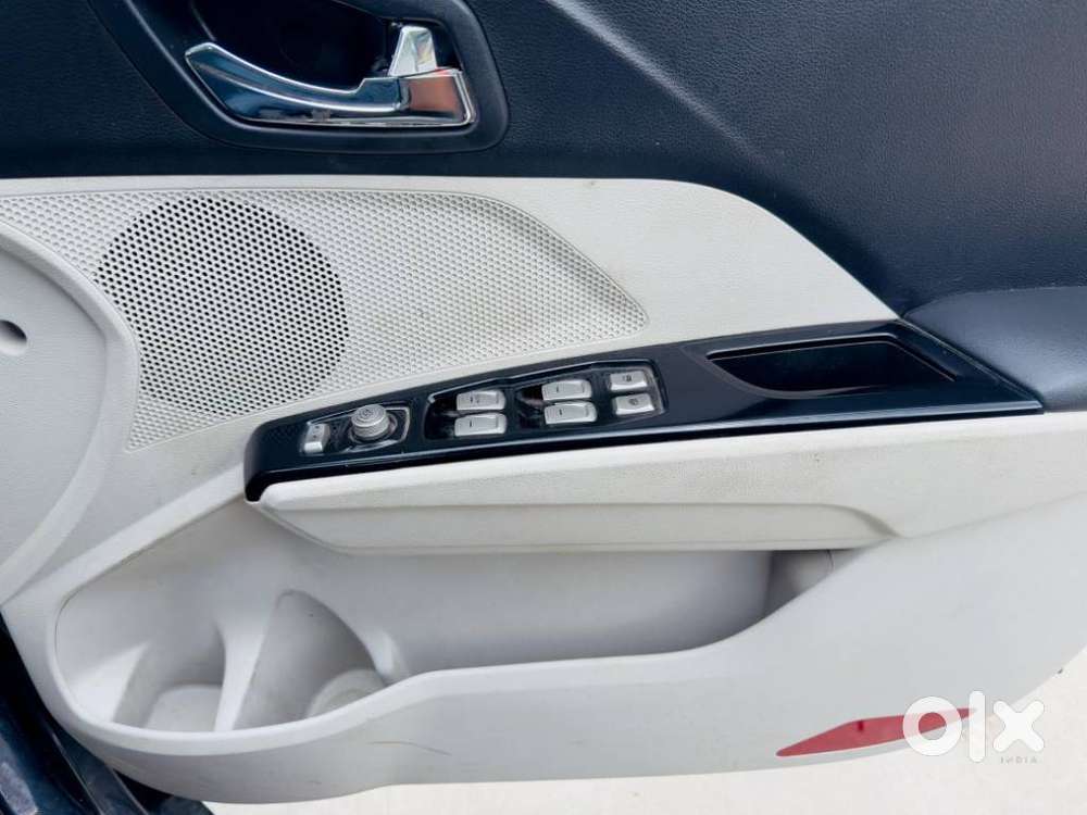 Mahindra Xuv300 W8 Option Diesel, 2023, Diesel