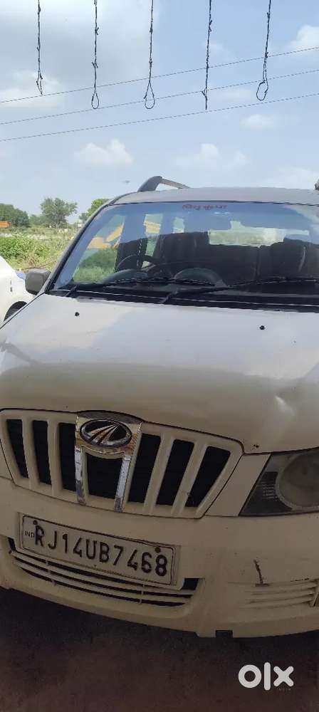 Mahindra Xylo Pearl White 1999