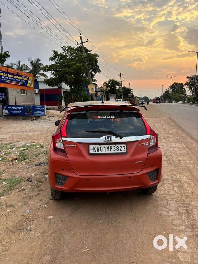 Honda Jazz 2015 Diesel Well Maintained