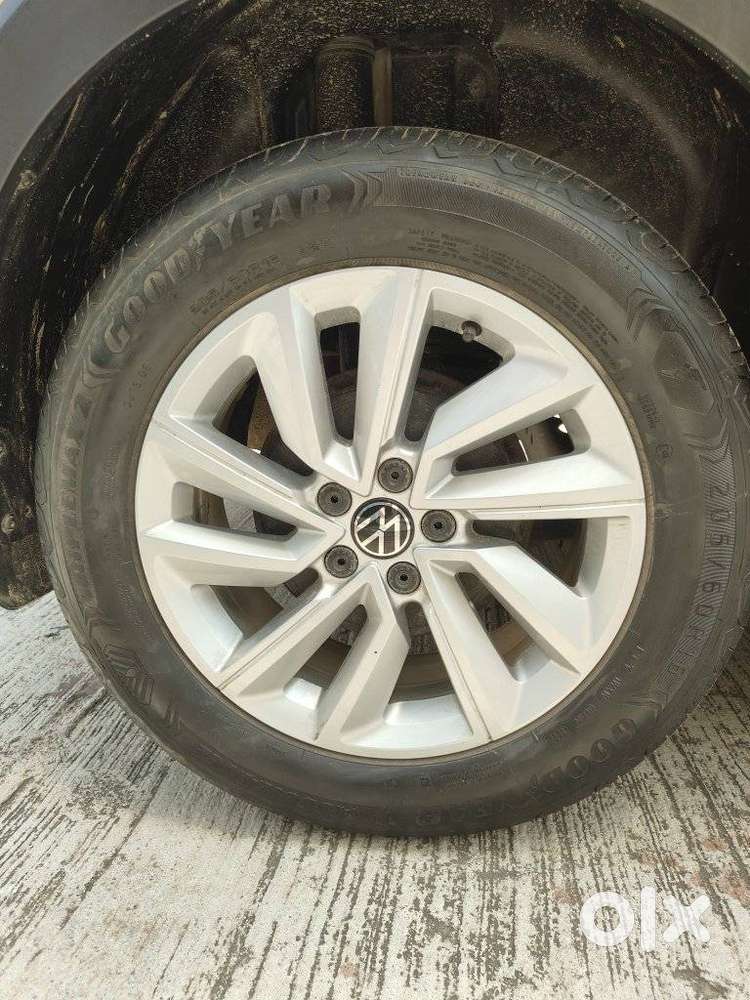 Volkswagen Taigun 1.0 Tsi Highline At, 2022, Petrol