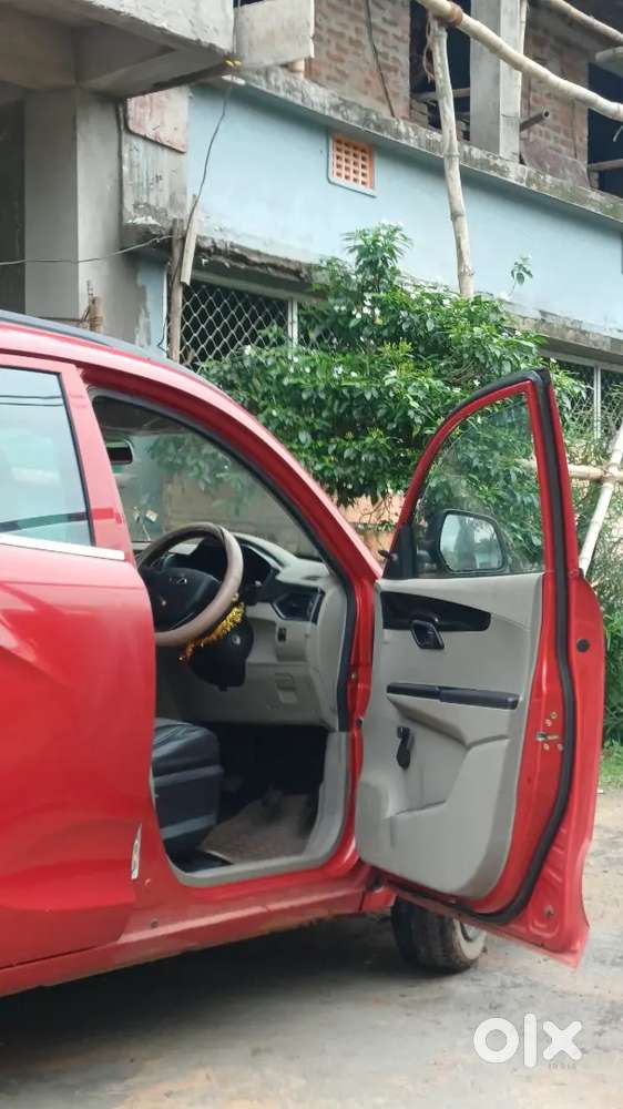 Mahindra Kuv 100 G80 Petrol 2017