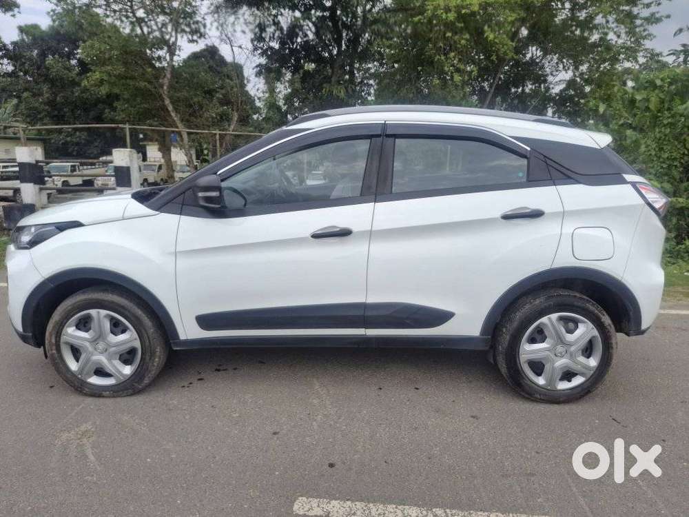 Tata Nexon 1.2 Revotron Xma Amt (s), 2022, Petrol