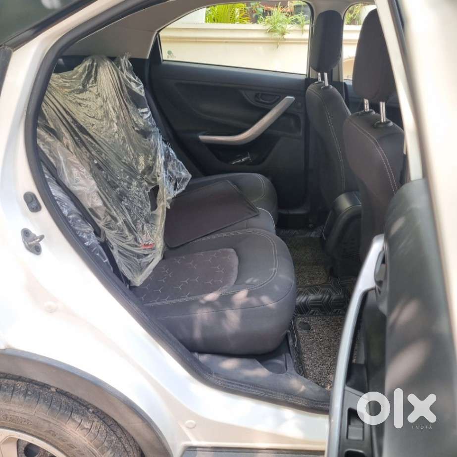 Tata Nexon 1.2 Revotron Xma Amt, 2023, Petrol