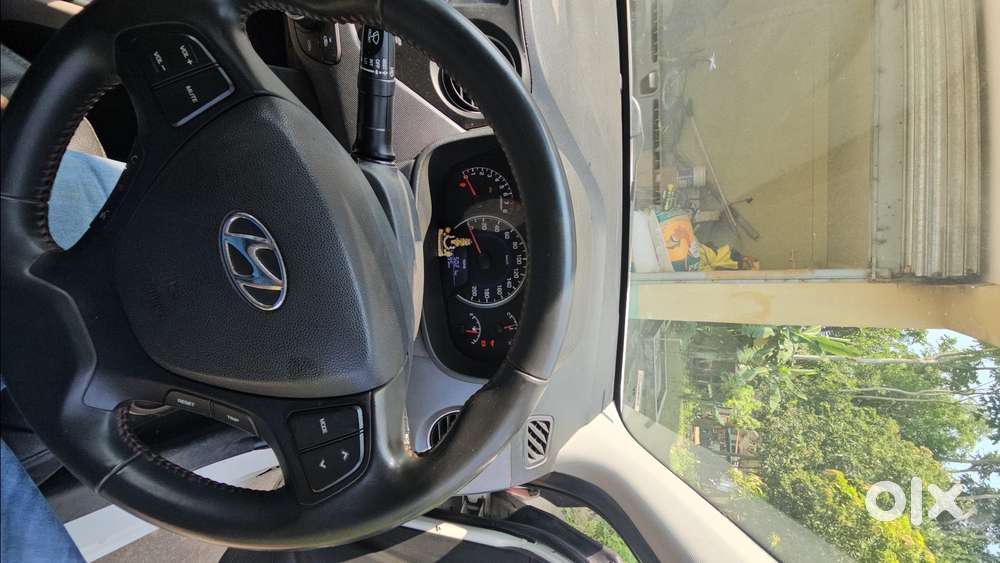 Hyundai Grand I10 Sportz 2018 Dual Tone