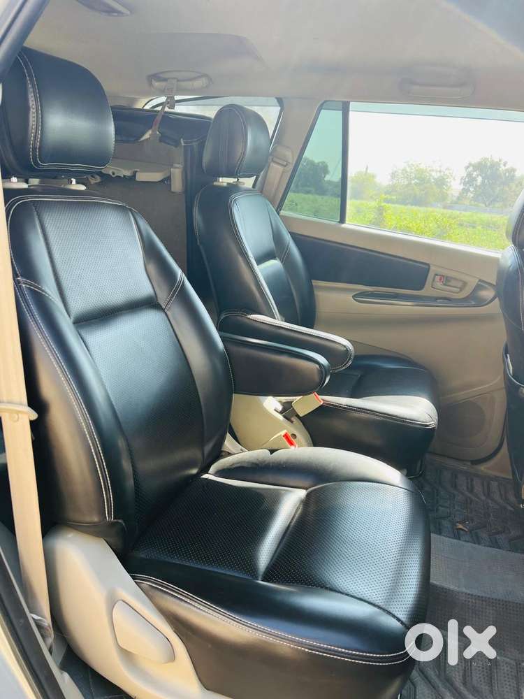 Toyota Innova 2.5 G (diesel) 7 Seater Bs Iv, 2015, Diesel
