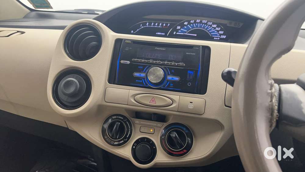 Toyota Etios Liva 2014-2016 V, 2016, Petrol