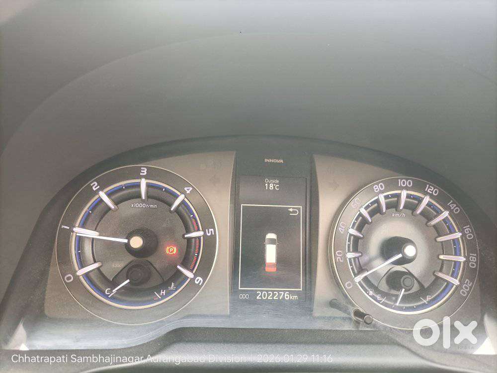 Toyota Innova Crysta 2.4 V 8 Str, 2016, Diesel