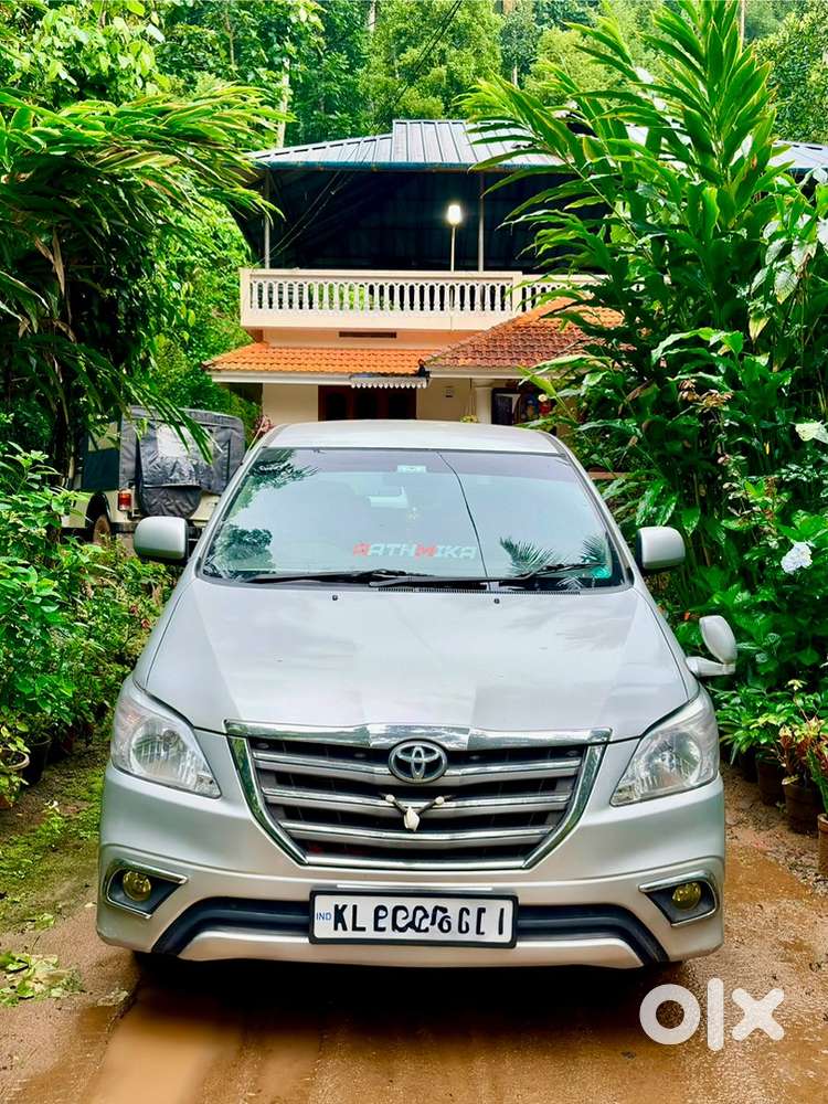 Toyota Innova 2012 Diesel 230000 Km Driven