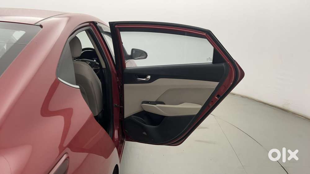 Hyundai Verna 1.5 Sx Ivt, 2022, Petrol