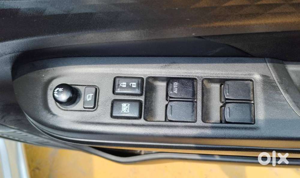 Maruti Suzuki Swift Vxi Optional, 2026
