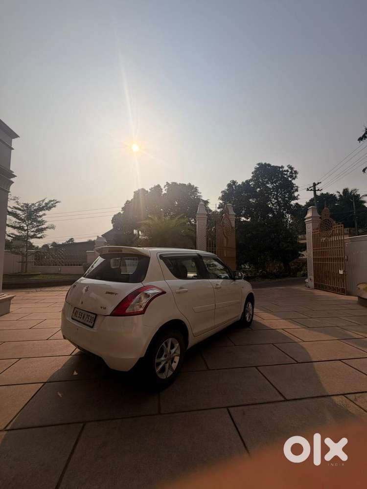 Maruti Suzuki Swift 1.2 Vxi Deca Limited Edition, 2016, Petrol