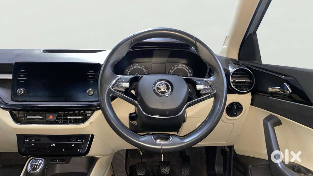 Skoda Slavia 1.0 Ambition Tsi At, 2023, Petrol