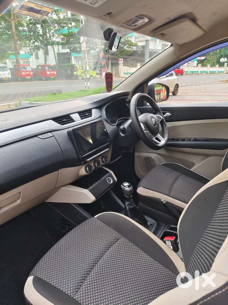 Renault Triber Rxz, 2022, Petrol