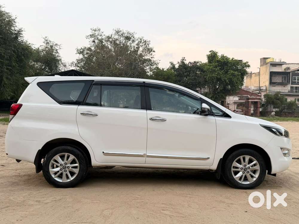 Toyota Innova Crysta 2.7 Vx Mt, 2017, Diesel