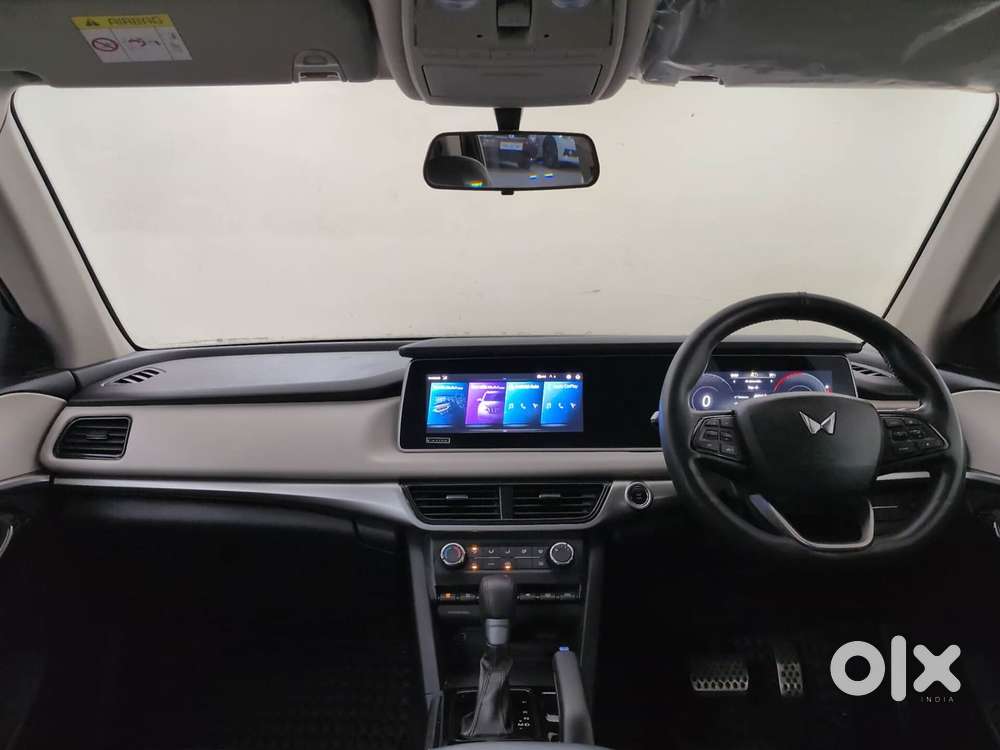 Mahindra Xuv700 2.2 Ax 5 Diesel At Str, 2024, Diesel