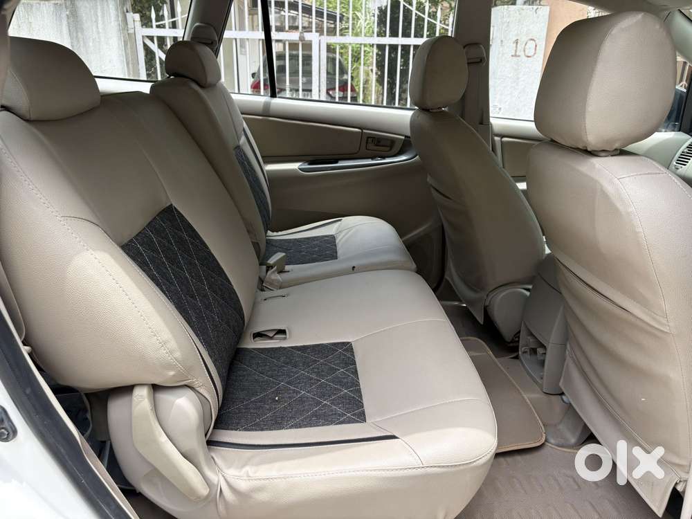 Toyota Innova 2.5 G (diesel) 8 Seater, 2013, Diesel