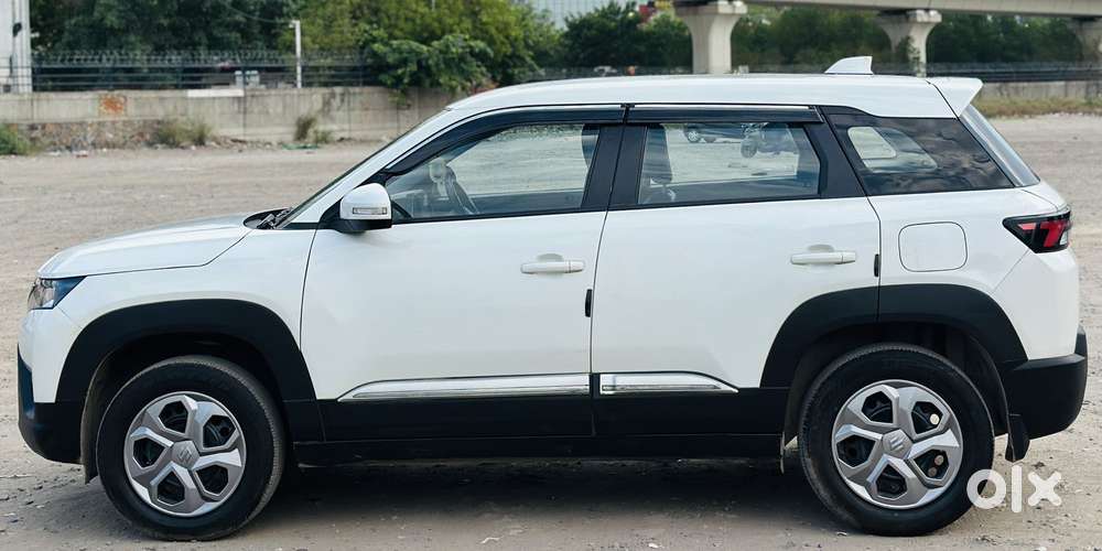 Maruti Suzuki Brezza 1.5 Lxi Cng, 2024, Cng & Hybrids