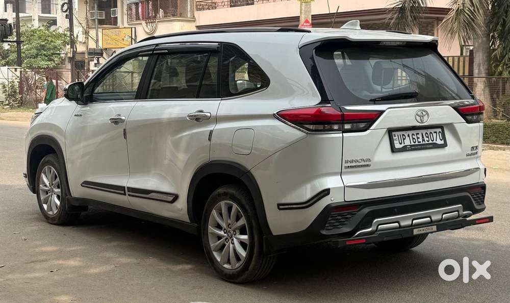 Toyota Innova Hycross 2.0 Vx Hybrid 7 Str, 2024, Petrol
