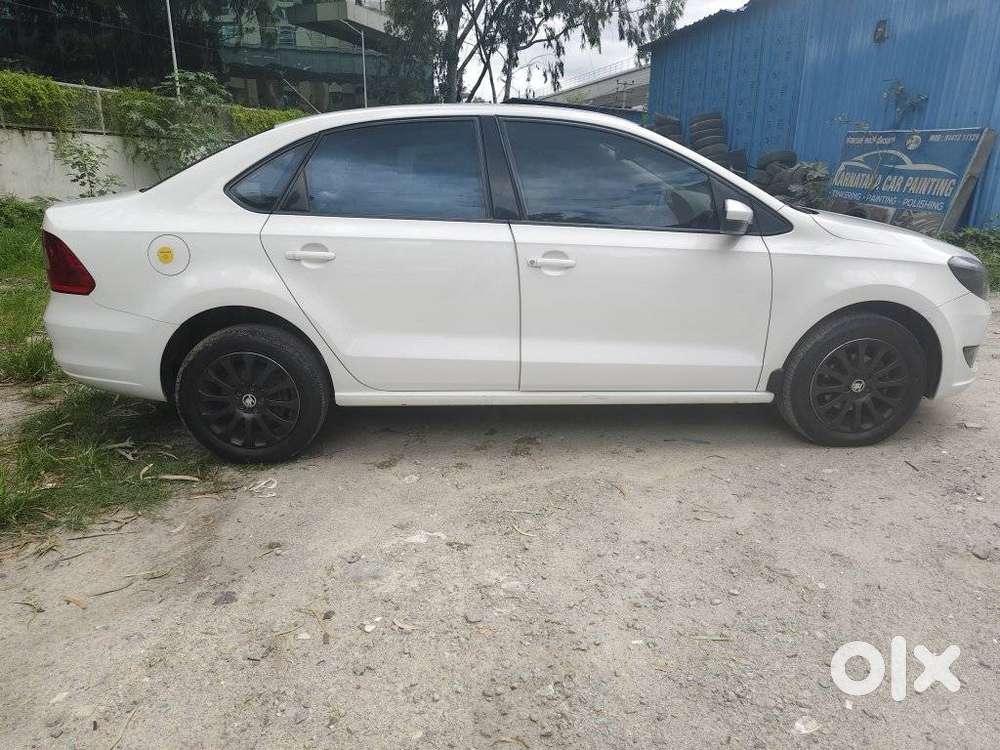 Skoda Rapid 1.6 Mpi At Style Plus, 2015, Petrol