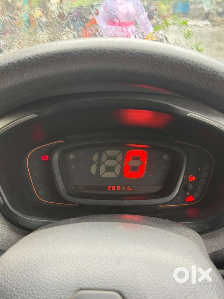 Renault Kwid 2018 Petrol Insurance Running 25000km Company Garented