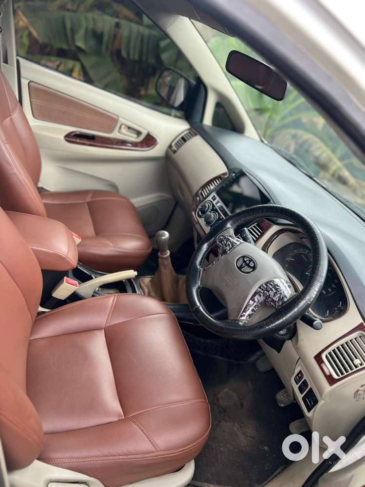 Toyota Innova 2013 Diesel 175000 Km Driven