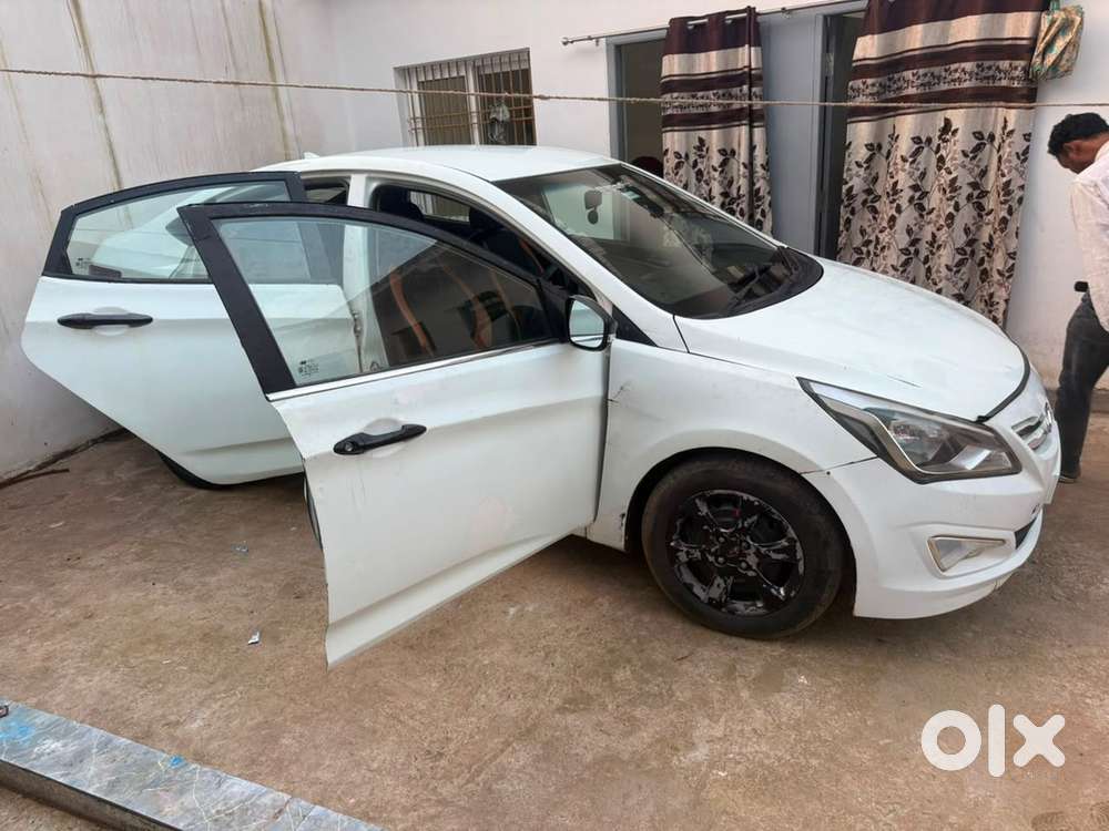 Hyundai Fluidic Verna 2013